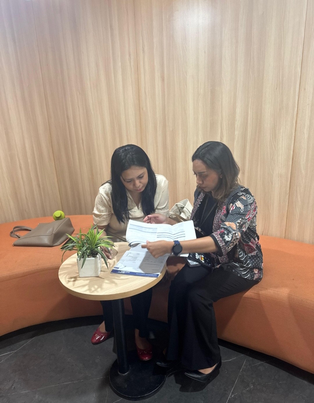 Koordinasi IAMM dengan Kesbangpol Maluku dan Bank Mandiri dalam Persiapan Legalitas Organisasi - foto 2